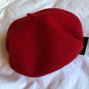 Red Beret NWT